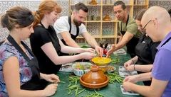 Autentyczne Marokańskie Warsztaty Gotowania: Tajemnice Tajine i Herbacianej Minty